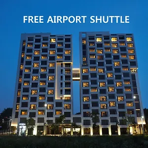 호텔 로얄 엠포리움 공항
